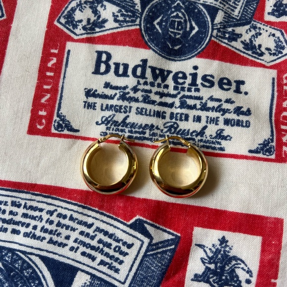 Mejuri Solid 14K Yellow Gold Small Chunky Hoops - Picture 13 of 16